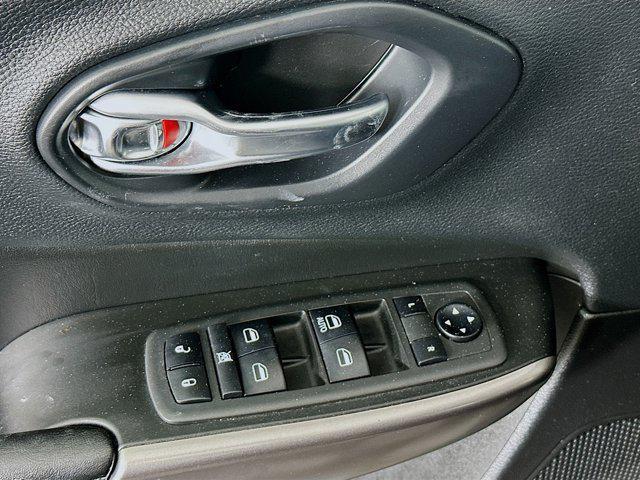used 2019 Jeep Cherokee car, priced at $15,299