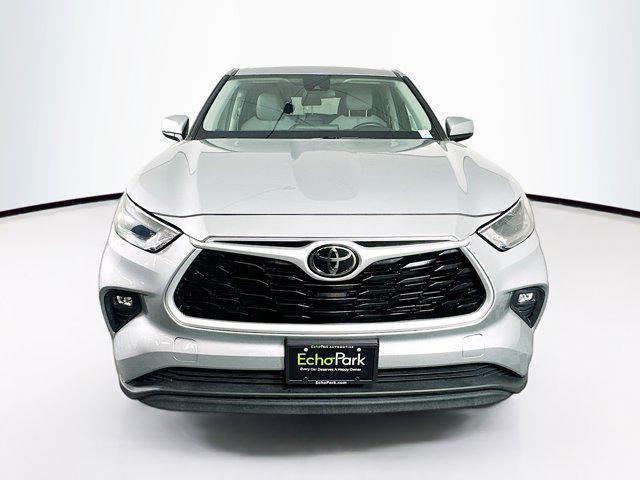 used 2022 Toyota Highlander car, priced at $28,697