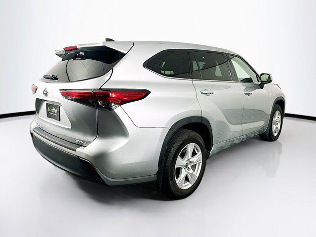 used 2022 Toyota Highlander car, priced at $28,697