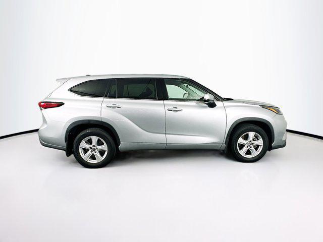 used 2022 Toyota Highlander car, priced at $28,697