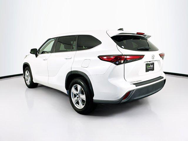 used 2023 Toyota Highlander car, priced at $29,297