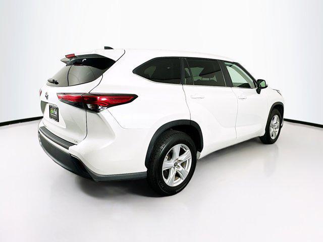 used 2023 Toyota Highlander car, priced at $29,297
