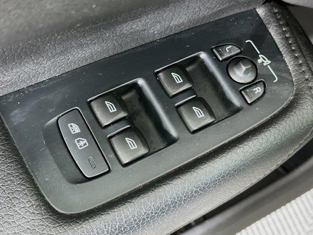 used 2021 Volvo XC60 car, priced at $26,997