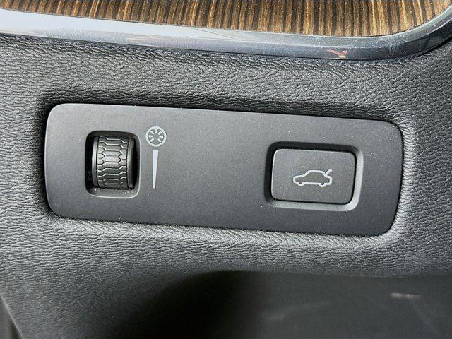 used 2021 Volvo XC60 car, priced at $26,997