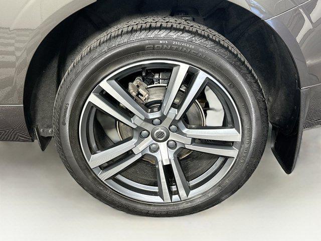 used 2021 Volvo XC60 car, priced at $26,997