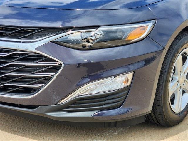 new 2025 Chevrolet Malibu car, priced at $23,814