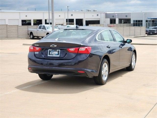 new 2025 Chevrolet Malibu car, priced at $23,814