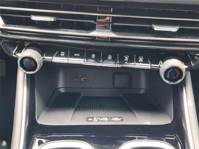 new 2025 Chevrolet Traverse car, priced at $46,310