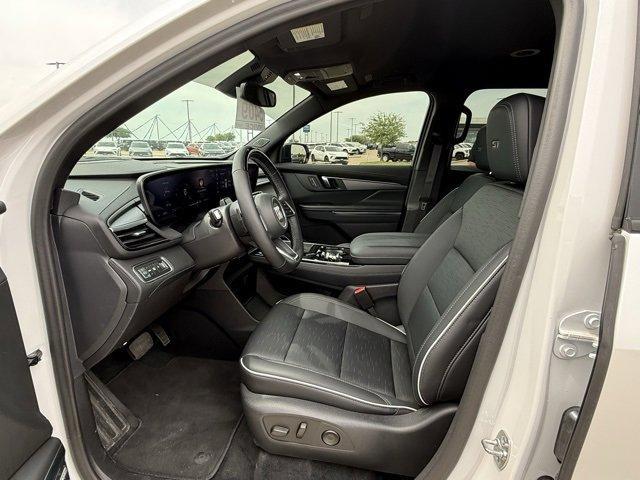 used 2025 Buick Enclave car, priced at $46,900