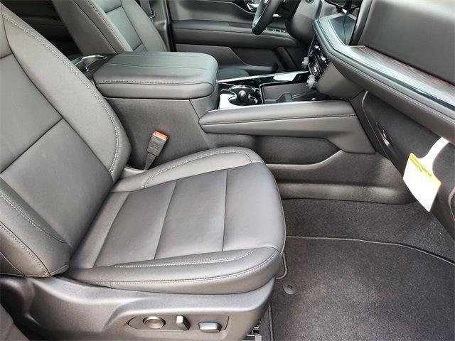 new 2025 Chevrolet Suburban car, priced at $76,480