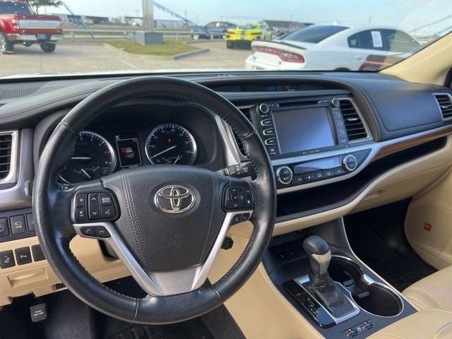 used 2018 Toyota Highlander car, priced at $26,500