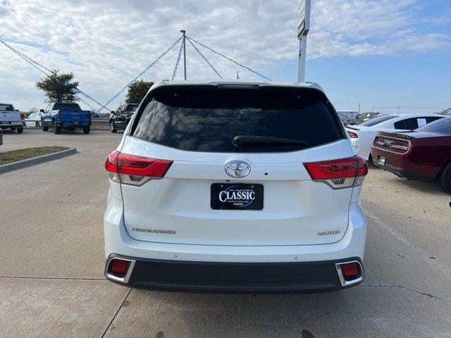 used 2018 Toyota Highlander car, priced at $26,500