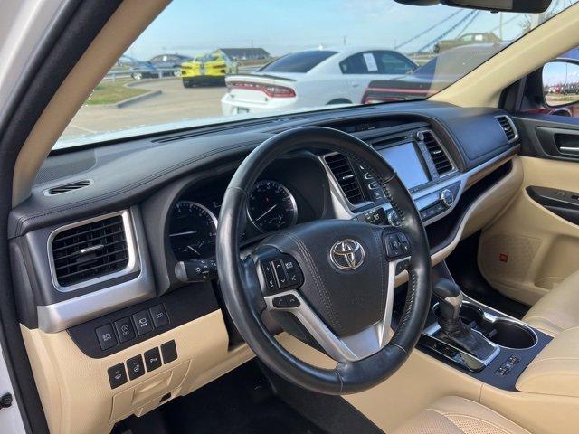 used 2018 Toyota Highlander car, priced at $26,500