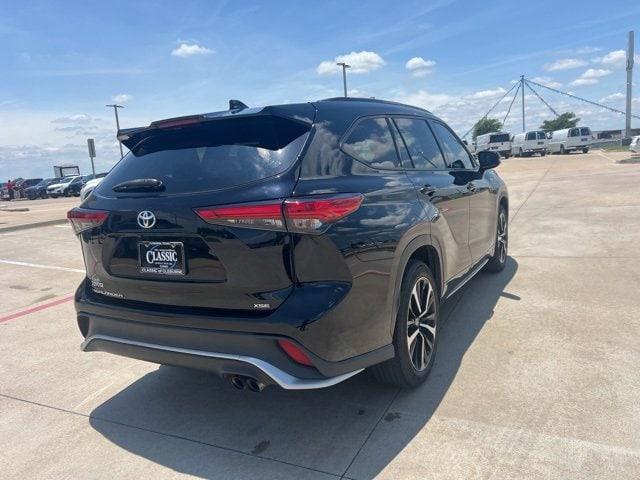 used 2021 Toyota Highlander car, priced at $27,700