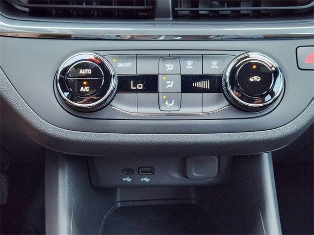 new 2025 Buick Envista car, priced at $23,285