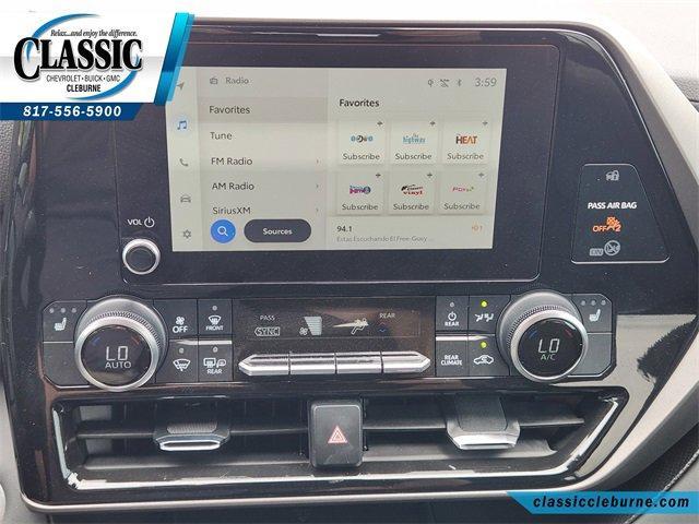 used 2024 Toyota Highlander car, priced at $40,900