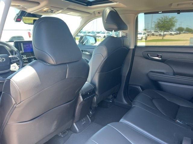 used 2024 Toyota Highlander car, priced at $41,500