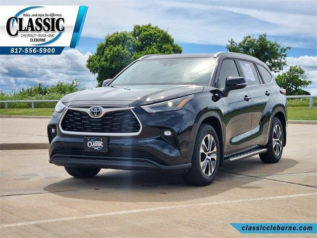used 2024 Toyota Highlander car, priced at $40,900