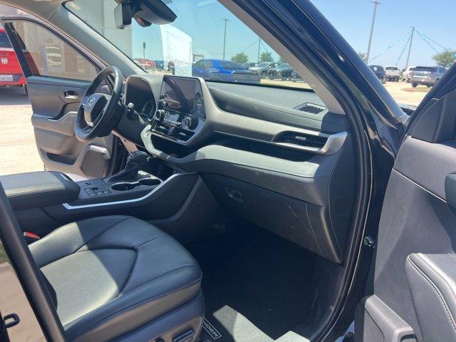 used 2024 Toyota Highlander car, priced at $41,500