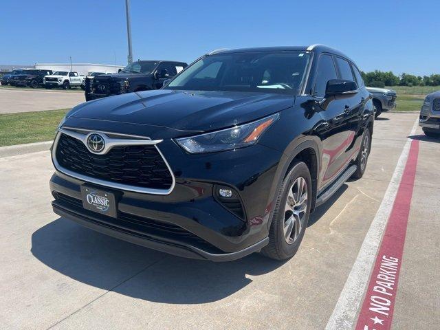used 2024 Toyota Highlander car, priced at $41,500
