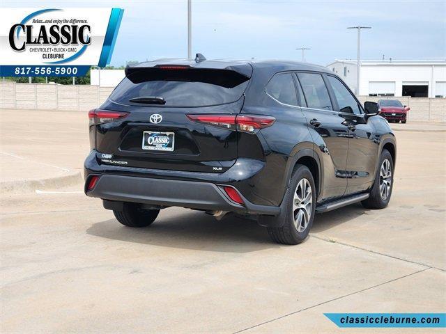 used 2024 Toyota Highlander car, priced at $40,900
