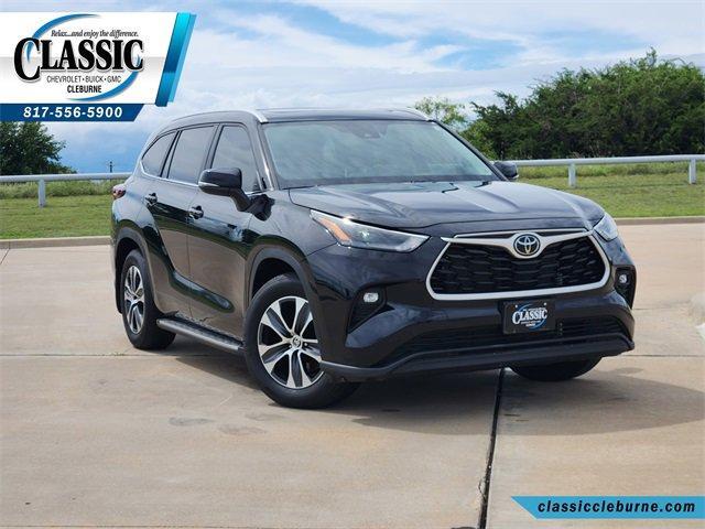 used 2024 Toyota Highlander car, priced at $40,900
