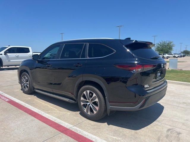 used 2024 Toyota Highlander car, priced at $41,500