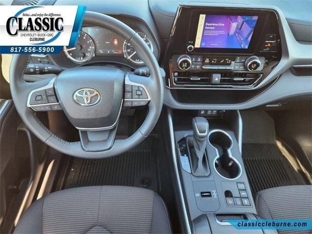 used 2024 Toyota Highlander car, priced at $37,400