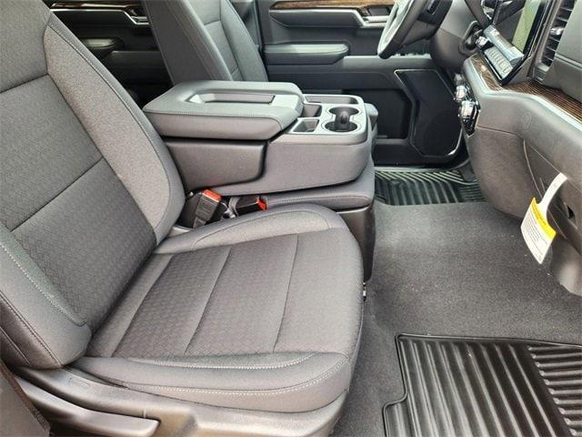 new 2025 GMC Sierra 1500 car, priced at $42,685