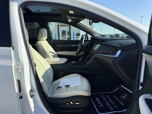 used 2024 Cadillac XT5 car, priced at $41,900