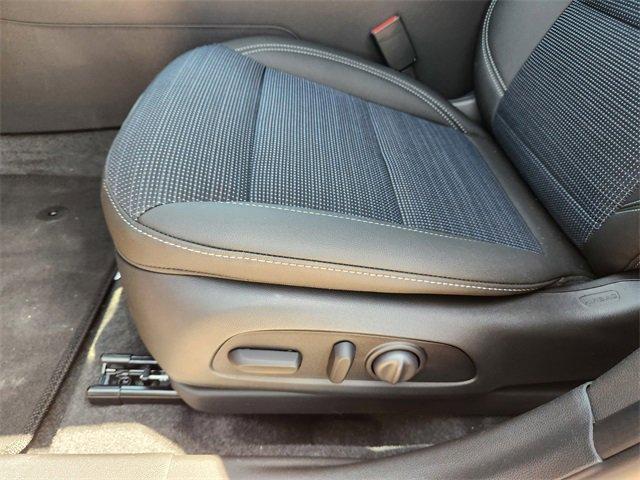new 2025 Buick Envista car, priced at $26,275