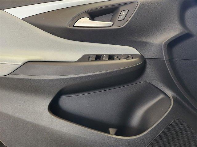 new 2025 Buick Envista car, priced at $26,280