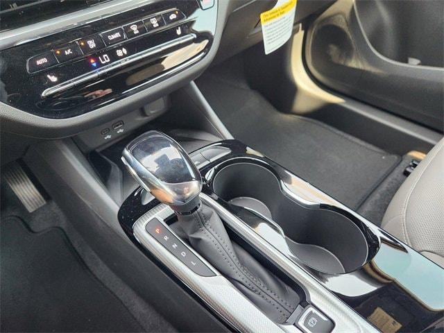 new 2025 Buick Envista car, priced at $31,390