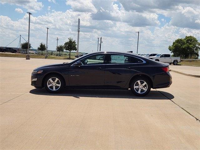 new 2025 Chevrolet Malibu car, priced at $23,814