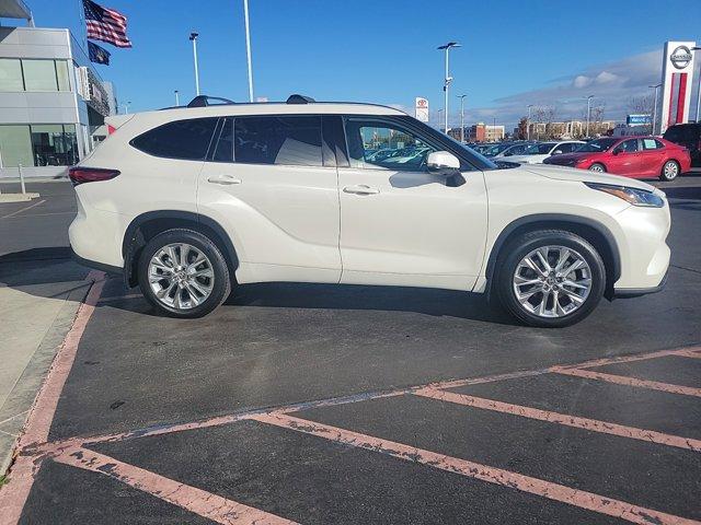 used 2021 Toyota Highlander car, priced at $37,988