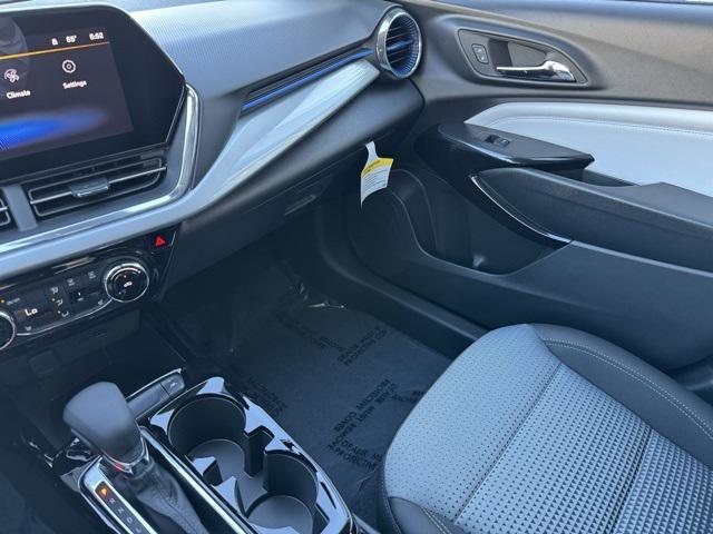 new 2025 Chevrolet Trax car