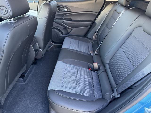 new 2025 Chevrolet Trax car