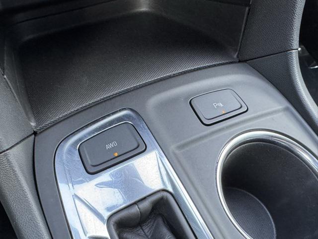 used 2024 Chevrolet Equinox car, priced at $23,999