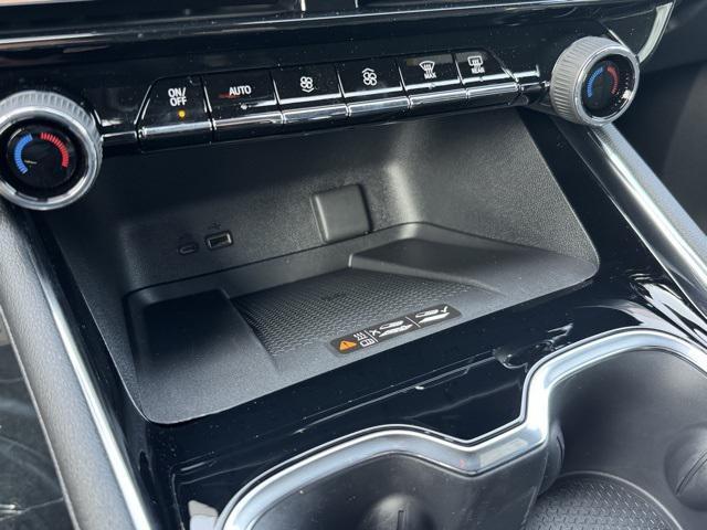 new 2026 Chevrolet Traverse car, priced at $48,420