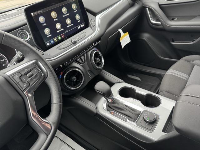 new 2025 Chevrolet Blazer car