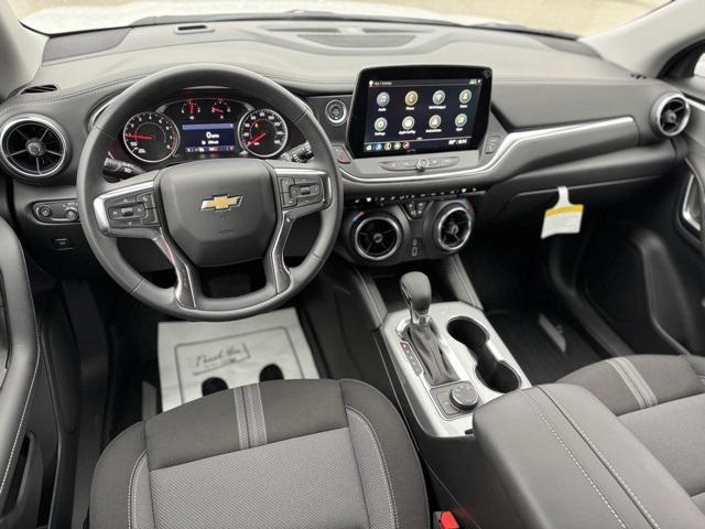 new 2025 Chevrolet Blazer car