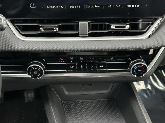 new 2025 Chevrolet Equinox car, priced at $31,499