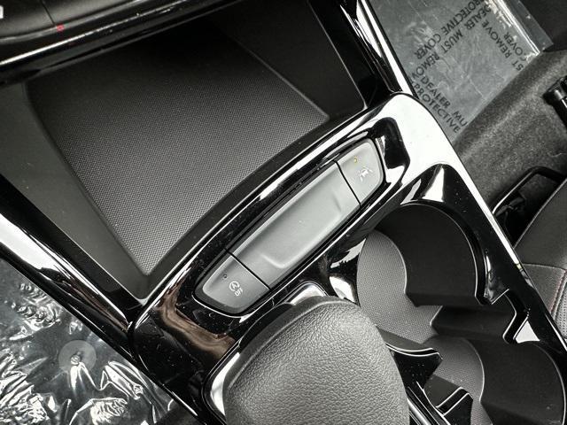 new 2025 Chevrolet Trax car