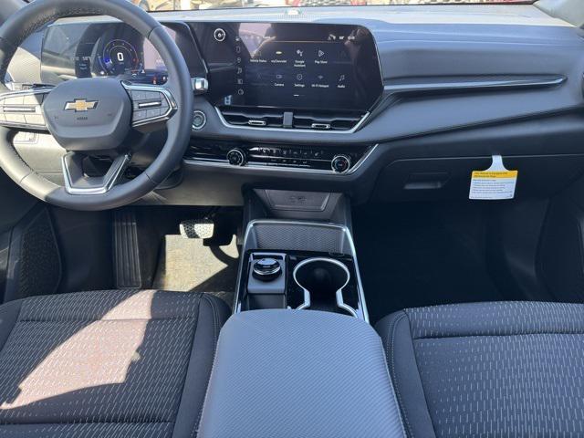 new 2026 Chevrolet Equinox car, priced at $32,490