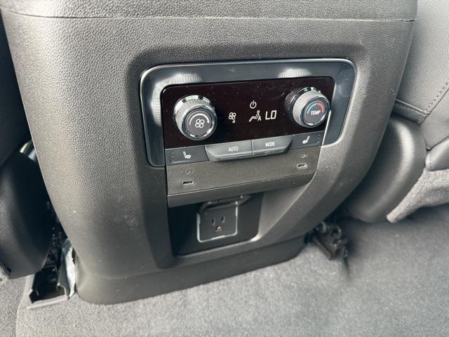 new 2025 Chevrolet Suburban car, priced at $81,880