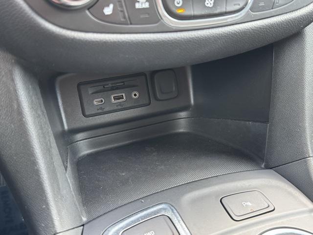 used 2022 Chevrolet Equinox car, priced at $22,875