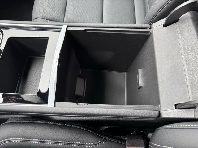 new 2025 Chevrolet Traverse car, priced at $48,190