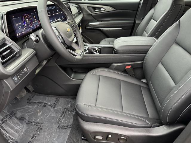 new 2025 Chevrolet Traverse car
