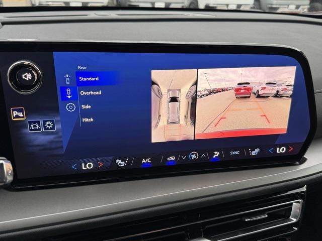 new 2025 Chevrolet Traverse car