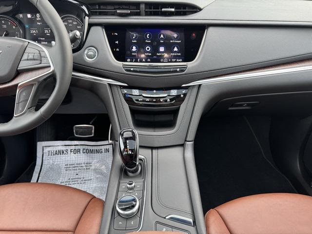new 2025 Cadillac XT5 car